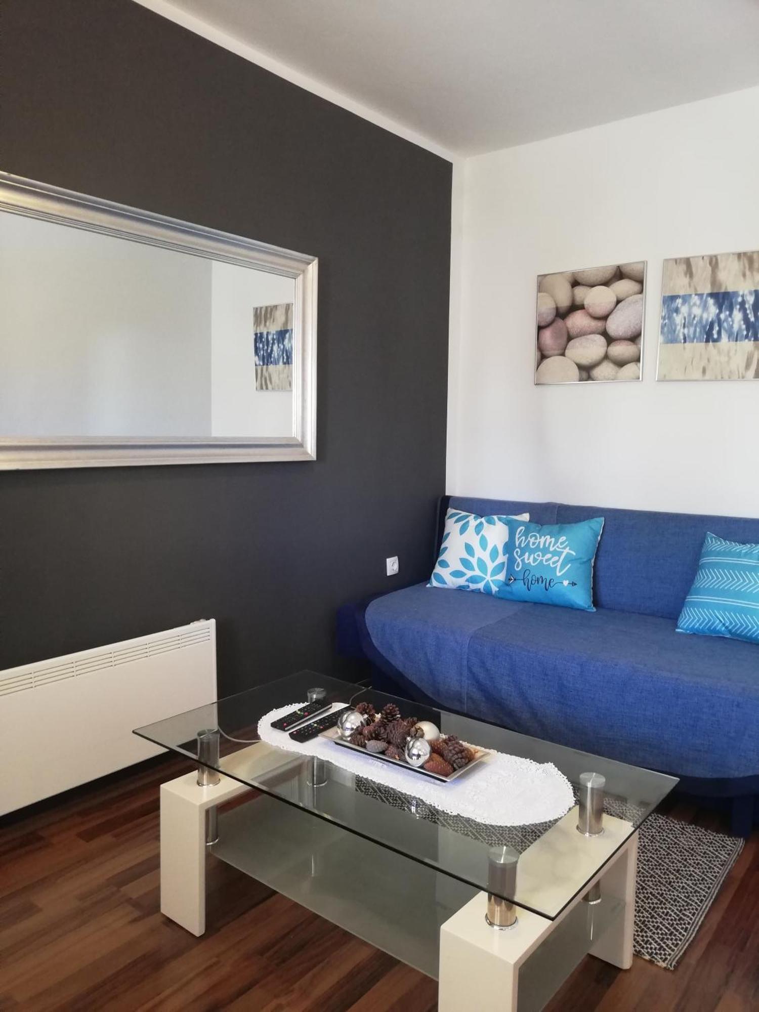 Apartments Poretti For 2,In Center Parking Free In The Yard,6 Min Beach Walk Rovinj Exterior foto